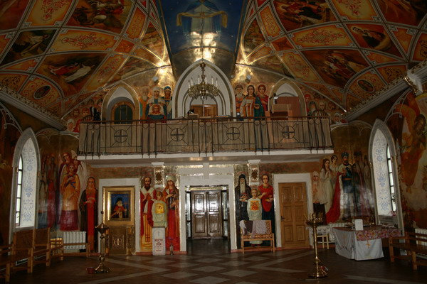 Внутри церкви Феодосия, Россия