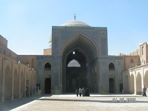 Во внутреннем дворе Йезд, Иран