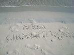 С посланиями на песке далеким женам... 
(мы же все были в командировке)