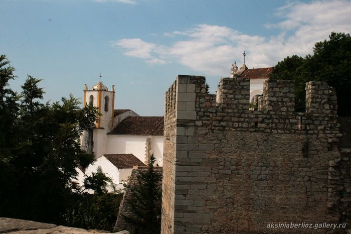 стены замка Тавира, Португалия