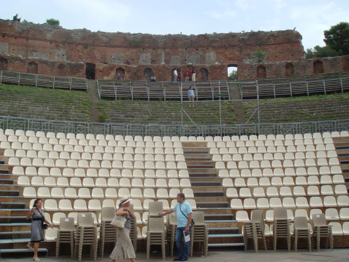 Античный театр действует и сейчас Таормина, Италия