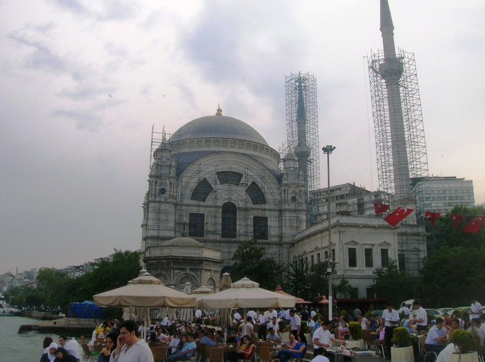 Дворец и мечеть Долмабахче Стамбул, Турция