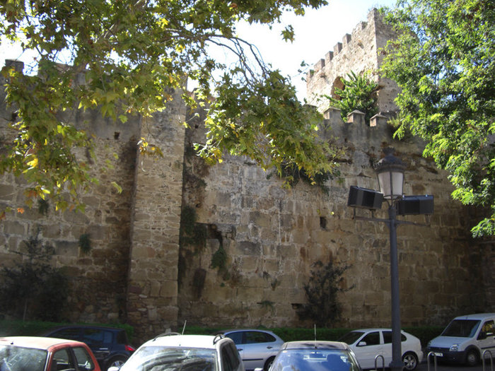 Pуины крепости «Алькасаба», воздвигнутой в Марбее еще в X веке... Марбелья, Испания