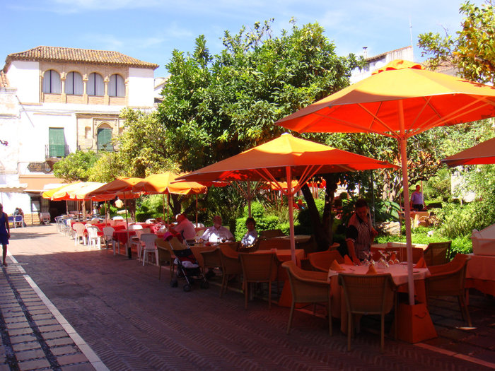 Одно  из самых интересных и красивых мест Марбеи – Апельсиновая площадь (Plaza de los Naranjos) Марбелья, Испания
