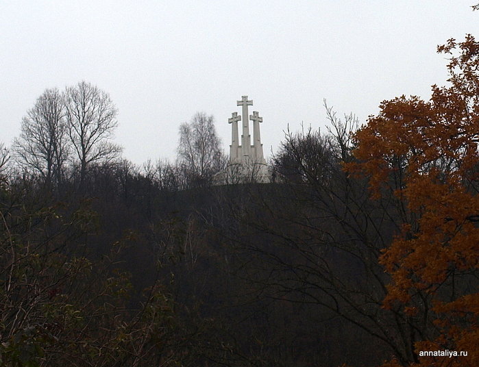 Гора Трех Крестов находится рядом с Замковой Вильнюс, Литва