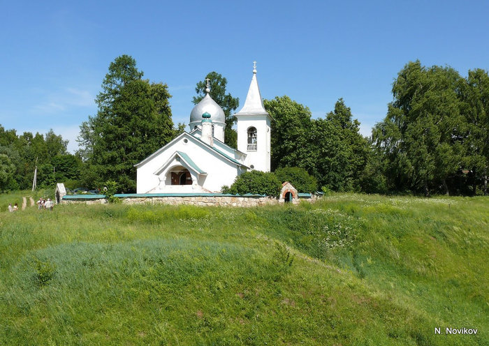 Церковь Святой Троицы в Бехове построена по проекту Поленова Поленово (Бехово), Россия