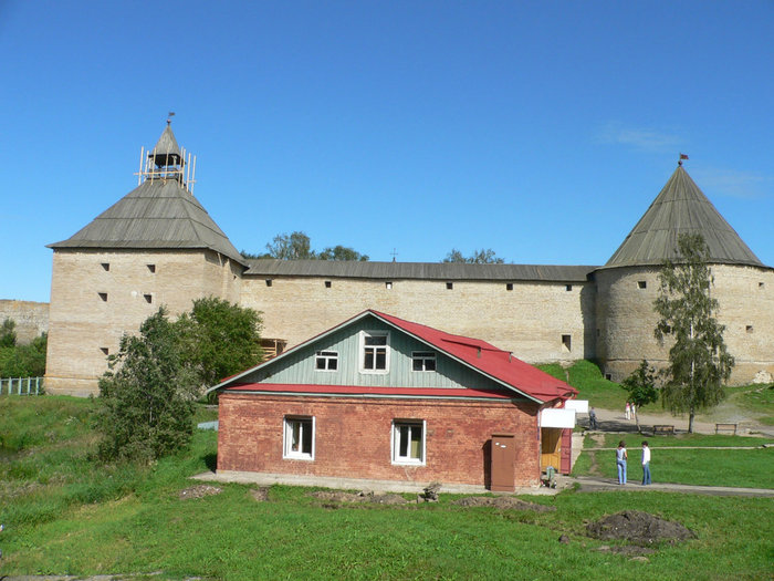 Староладожская крепость  со стороны Волховского пр. Старая Ладога, Россия