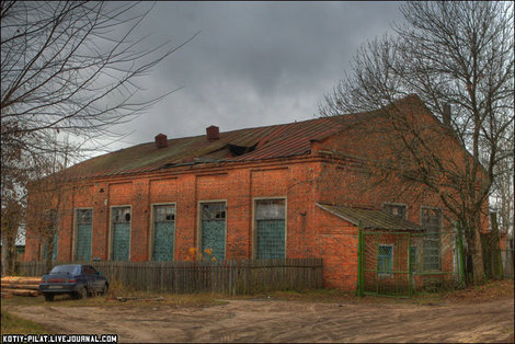 HDR с непонятным зданием Спас-Клепики, Россия