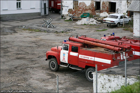 Но пожара никто не боится — обе две пожарные бригады Суздаля приедут и спасут. Суздаль, Россия