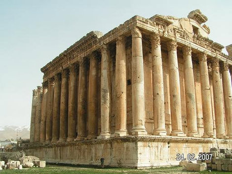 Малый храм отнюдь не мал Баальбек (древний город), Ливан