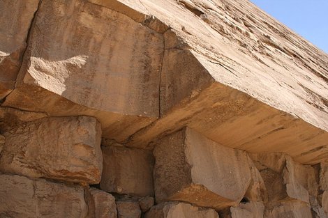 Облицовка ломаной пирамиды Дахшур, Египет