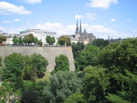 Люксембург — невероятно зеленый город Люксембург