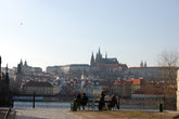 Вид на Пражский град с набережной Влтавы
