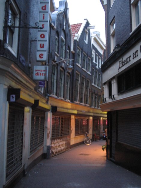 Здесь очень много улиц-лабиринтов Амстердам, Нидерланды