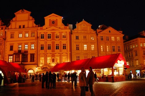 Перед Пасхой пражские площади превращаются в ярмарки под открытым небом Прага, Чехия