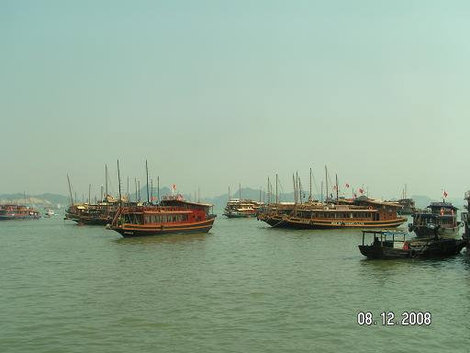 Перед круизом Халонг бухта, Вьетнам