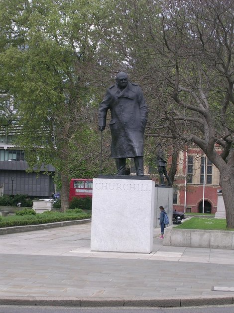 Памятник Черчилю у Вестминстерского аббатства Лондон, Великобритания