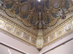 Великолепно украшенные потолки