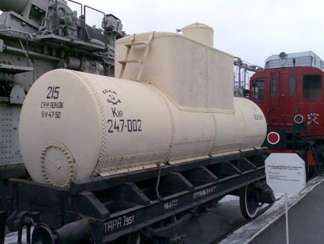 В таких цистернах возили азиатскую нефть в  молодой стране — СССР.
