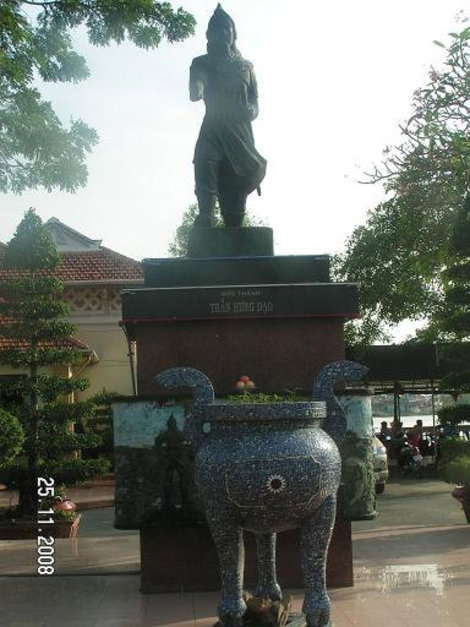 Памятник вождю Хошимин, Вьетнам
