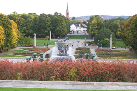 Парк Вигеланд, где находятся более 200 скульптур Густава Вигеланда. Осло, Норвегия