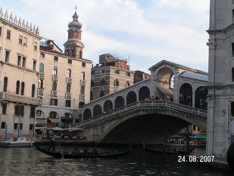 Возле моста Риальто Венеция, Италия
