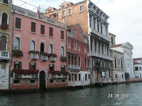 Такие разные дома Венеция, Италия