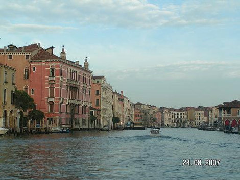 Город встаёт из воды Венеция, Италия