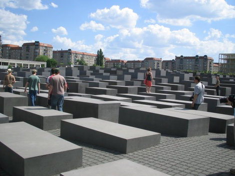 Монумент в память о погибших евреях Берлин, Германия