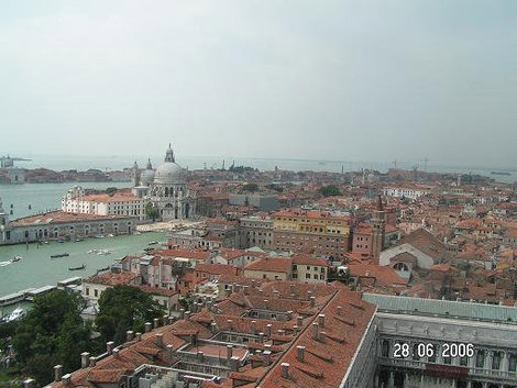 Вдали видно море Венеция, Италия