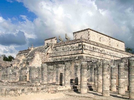 Храм воина Чичен-Ица город майя, Мексика
