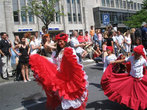 Раз в год, летом, в Берлине проводится красочный карнавал народностей