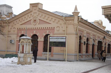 Здание ж/д вокзала — тоже лохматых годов постройки Кисловодск, Россия