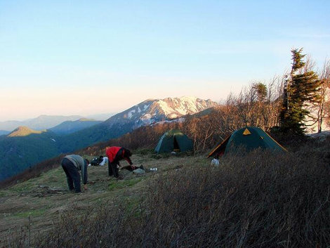 место под палатки есть, воды нет — топим снег Сочи, Россия
