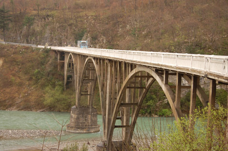 Мост через Гумисту