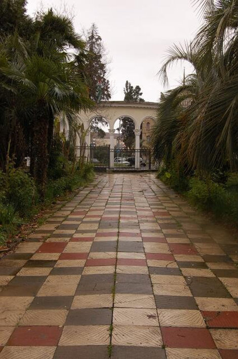 Галерея центрального входа Сухум, Абхазия