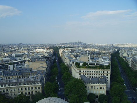 Вид с арки на Монмартр Париж, Франция