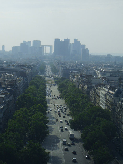 Вид с арки на Дефанс Париж, Франция