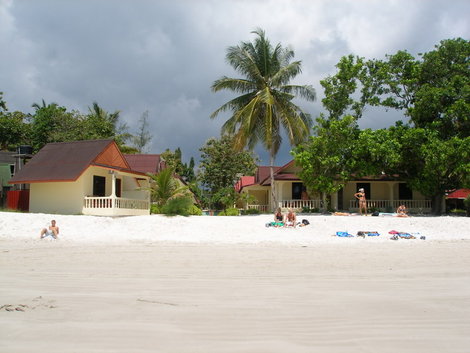 Бунгало AB motel со стороны моря Лангкави остров, Малайзия