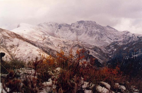 гора Лоюб-Цухе необыкновенно красива Сочи, Россия