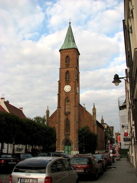 Маттхойзкирхе (Matthaeuskirche) — первая евангелистская церковь в городе Ингольштадт, Германия