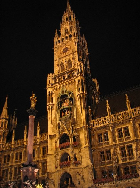 Новая ратуша ночью Мюнхен, Германия