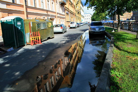 Немного солнца в холодной воде. Санкт-Петербург, Россия