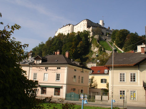 на вершине горы крепость Хоэнзальцбург Зальцбург, Австрия
