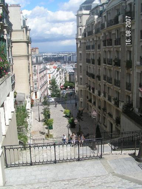 Одна из знаменитых лестниц Париж, Франция