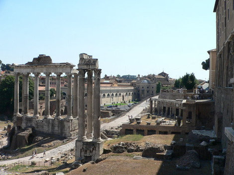 Развалины древнего города. Италия