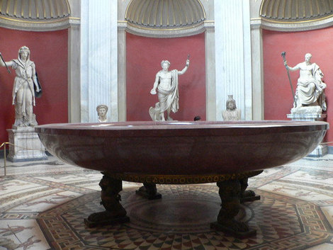 чаша Нерона в Ватикане. Италия