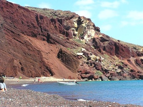 Дикий и романтичный Красный пляж