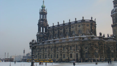 Придворная церковь, вид сбоку Дрезден, Германия