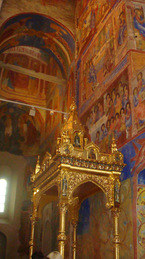 Внутри Спасо-Преображенского собора Суздаль, Россия